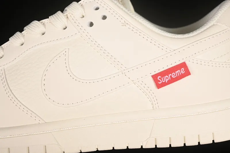 All Categories Nk SB Dunk Series Nk SB Dunk Low Low-top sneakers Supreme x Nk Dunk Low joint model-beige SB low-top casual sneakers FC1688-146